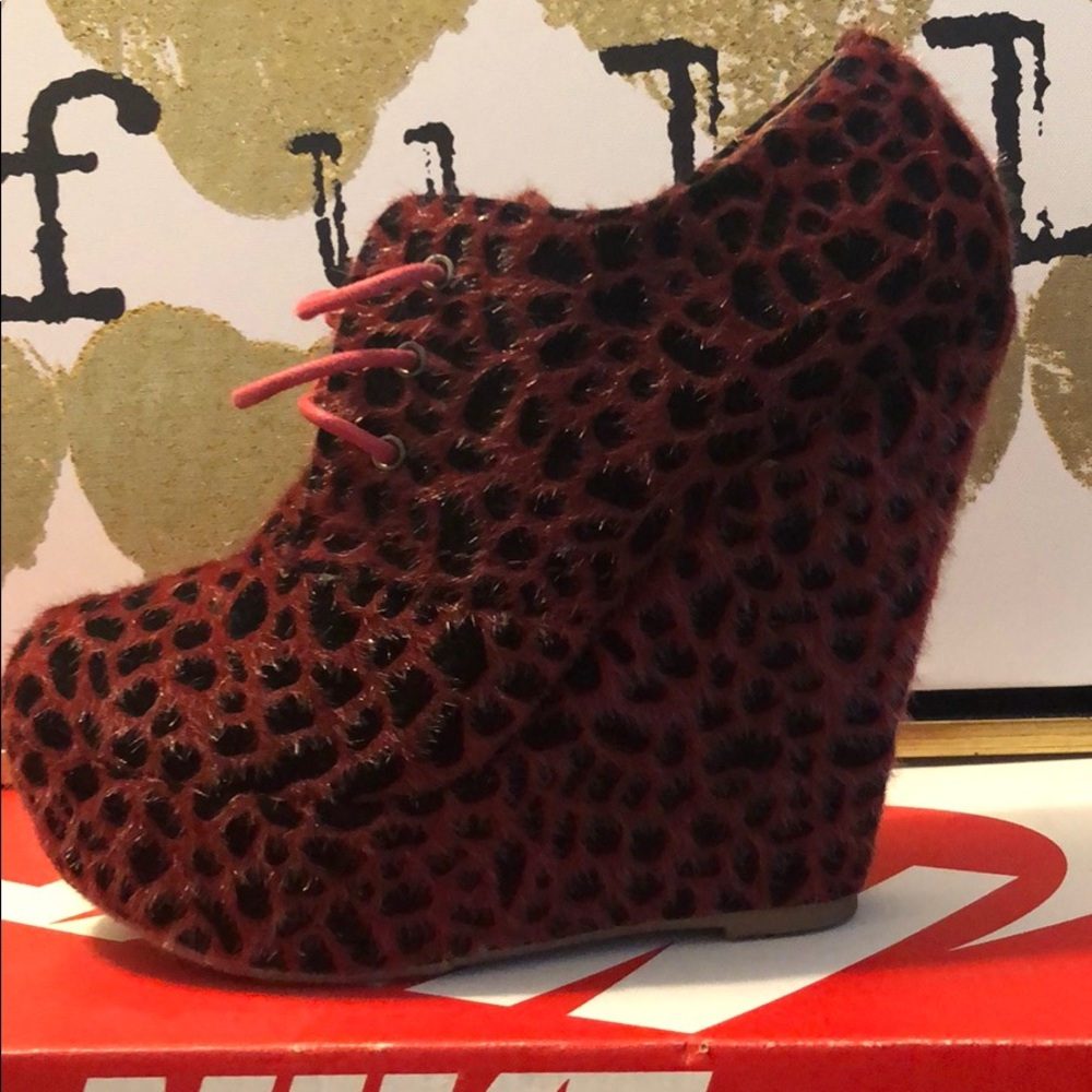 Red leopard fur boots